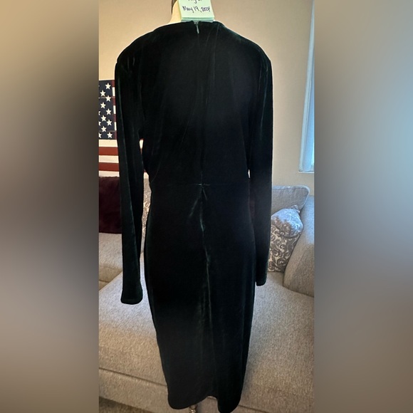 ❌SOLD❌Ivy City Co NWT Rylee Dress in Emerald size XX Large - Picture 4 of 5